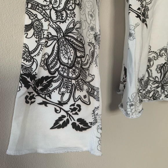 Lululemon long sleeve tee - Picture 5 of 6